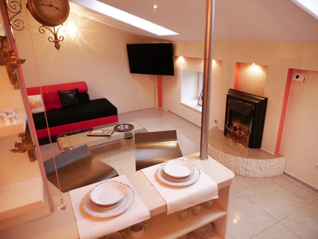 Aurora Apartment