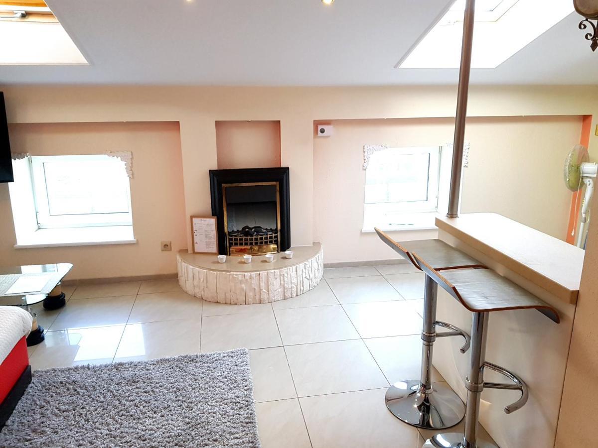 Apartament Aurora *